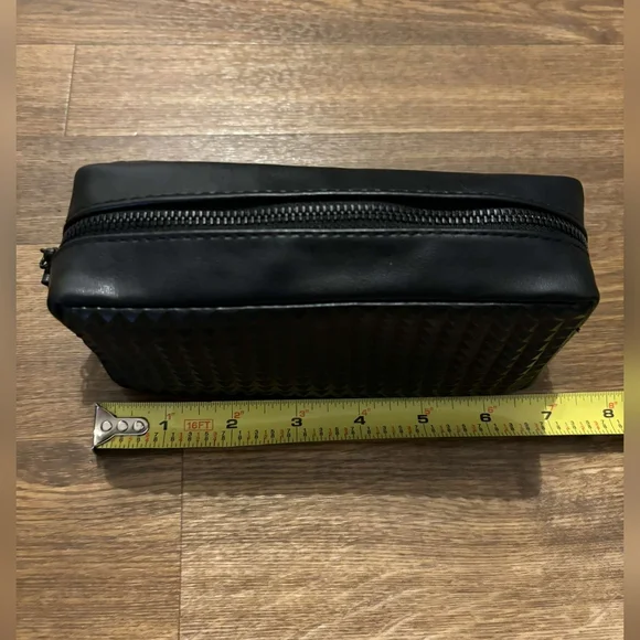 ✨NEW!✨ VALENTINO BLACK PHONE PURSE HANDLER - Picture 15 of 17